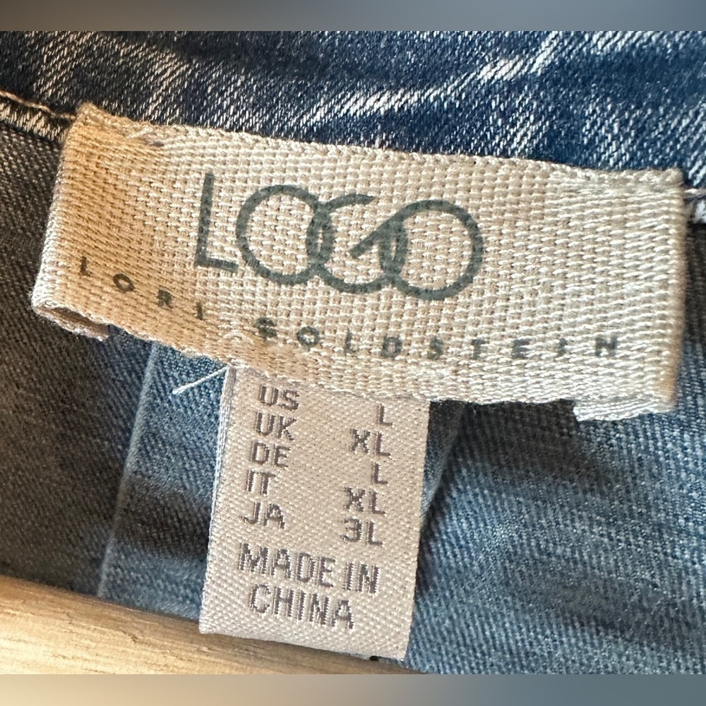 LOGO by Lori Goldstein denim button up jacket with pintuck detail - Picture 7 of 9